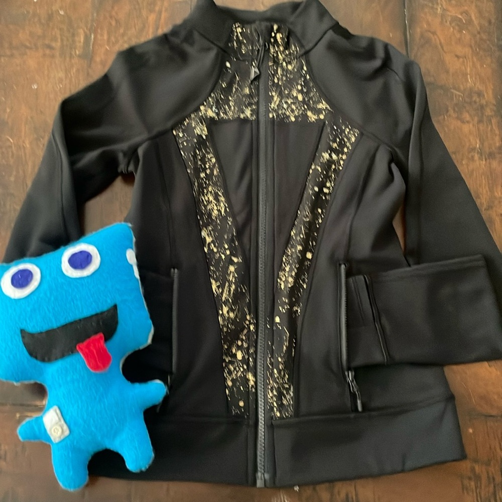 Special Edition Ivivva Lululemon Girls zip up - size 10